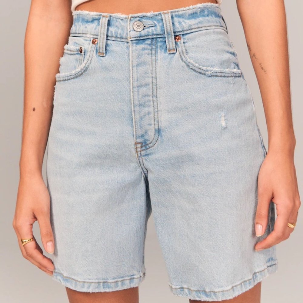 Abercrombie & Fitch High Rise 7 Inch Dad Short Size 26 (2)